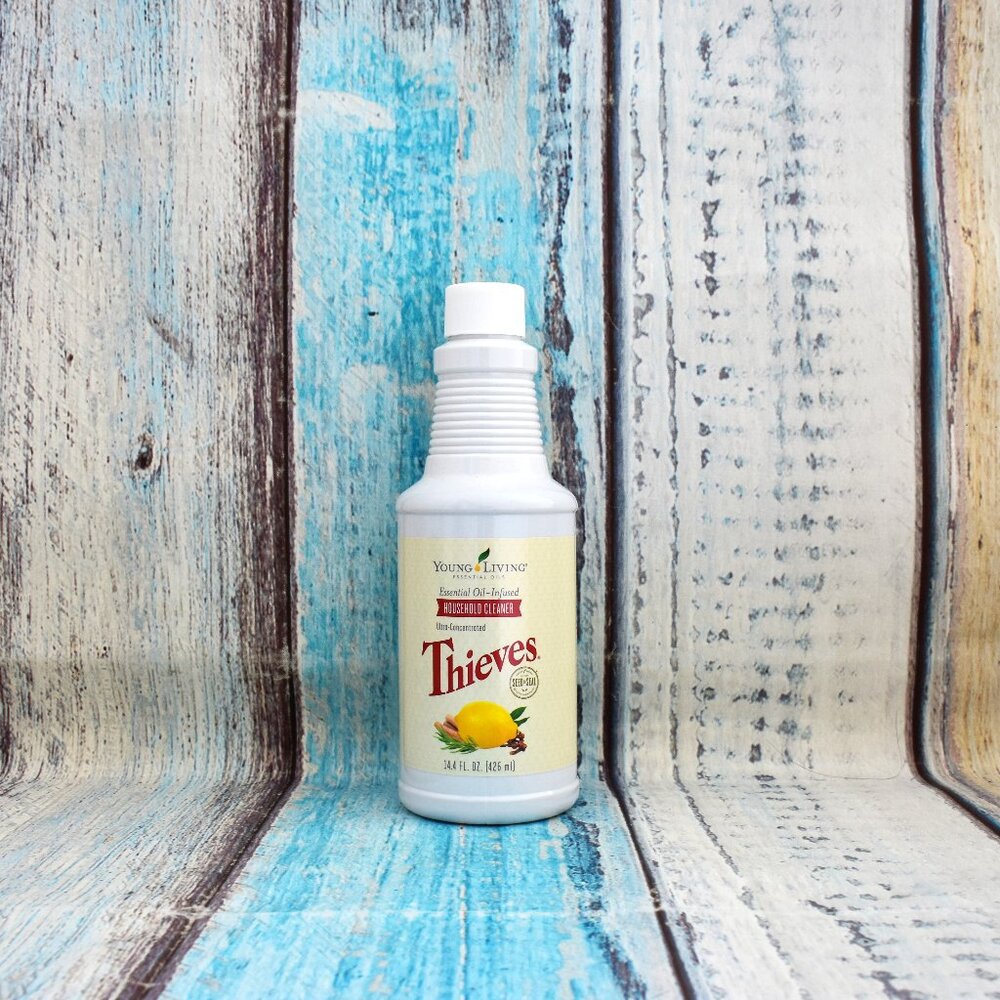 Thieves Household Cleaner Essential Oil Young Living 426 ml